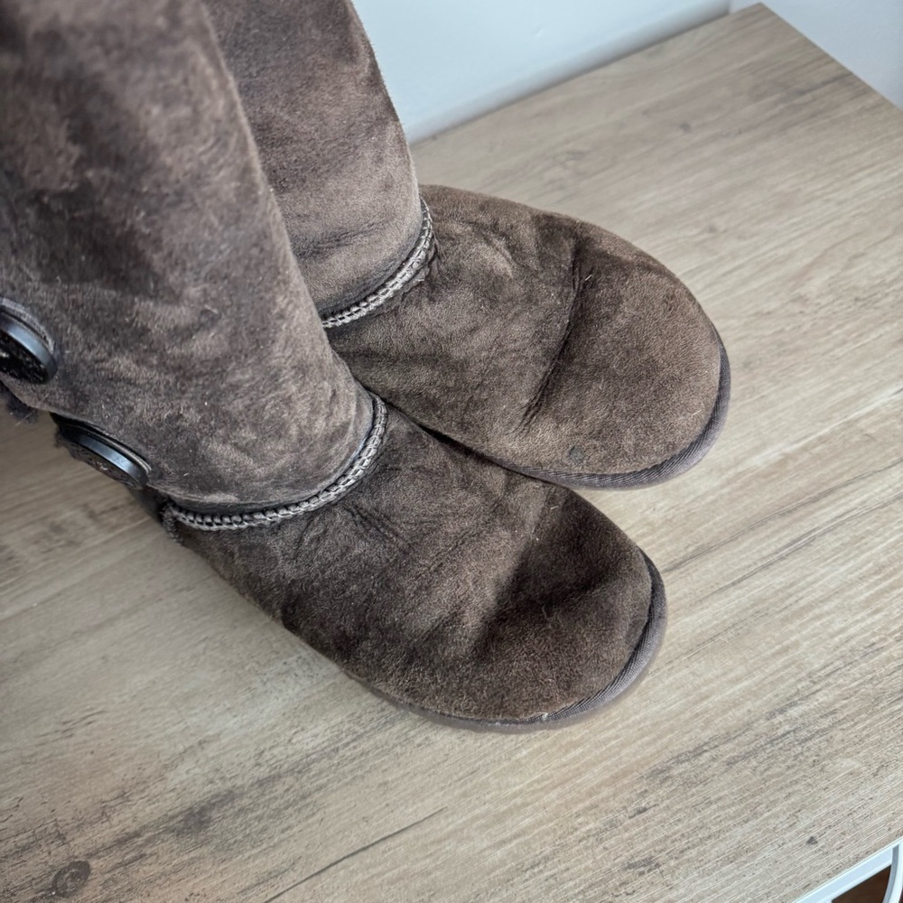 Ugg Women's Bailey Button Triplet - Chocolate - Picture 6 of 14